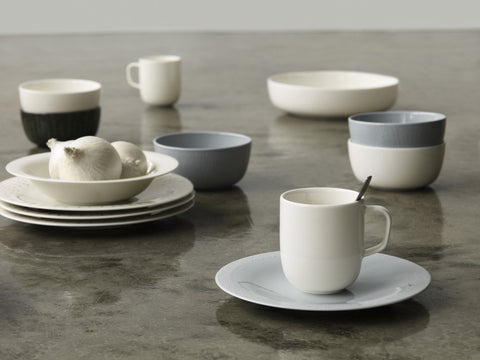 Sarjaton white mug